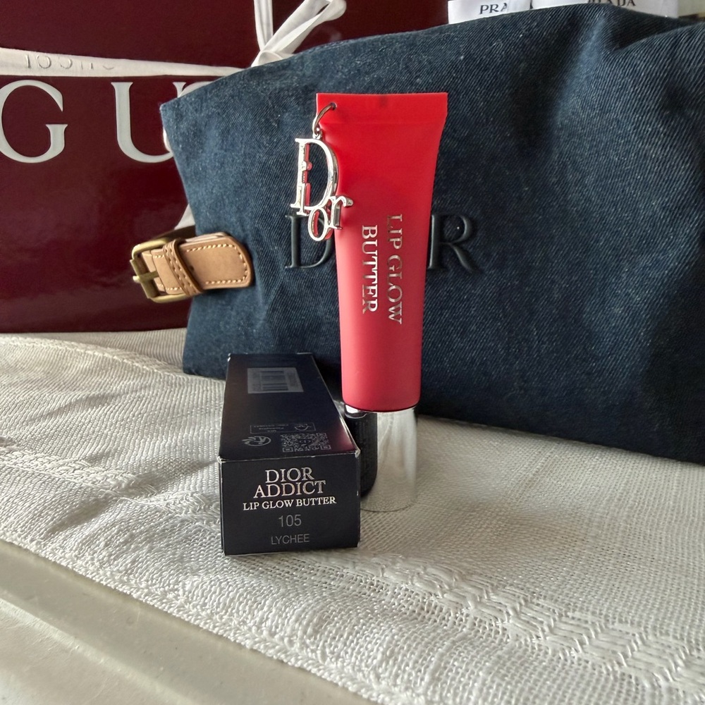 Dior Addict Lip Glow Butter - Lychee Red Tube with Silver Cap - Picture 4 of 4